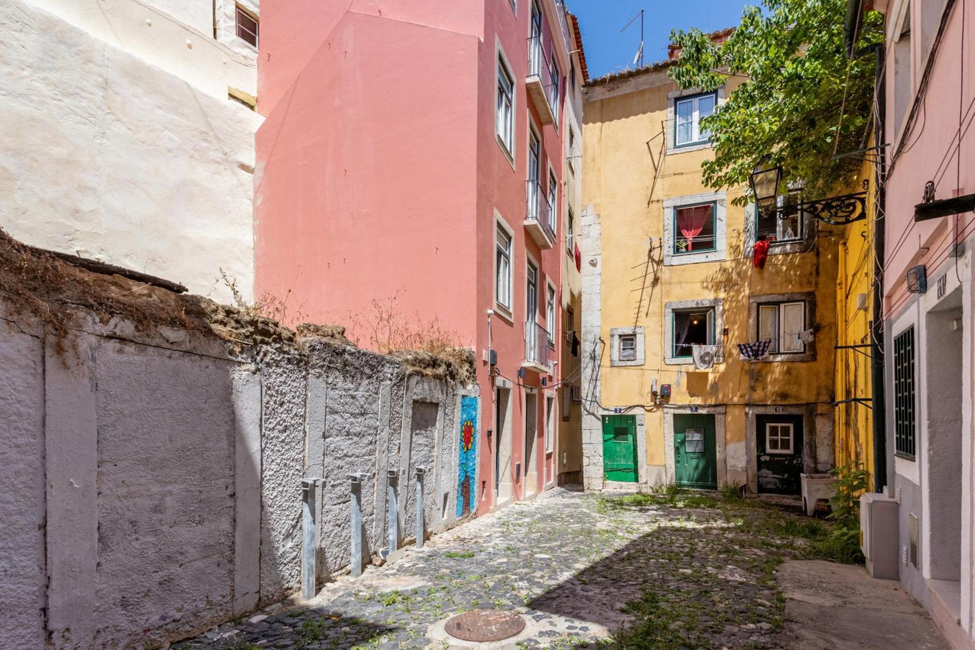 Gralhas Suites Lisbon Exterior photo