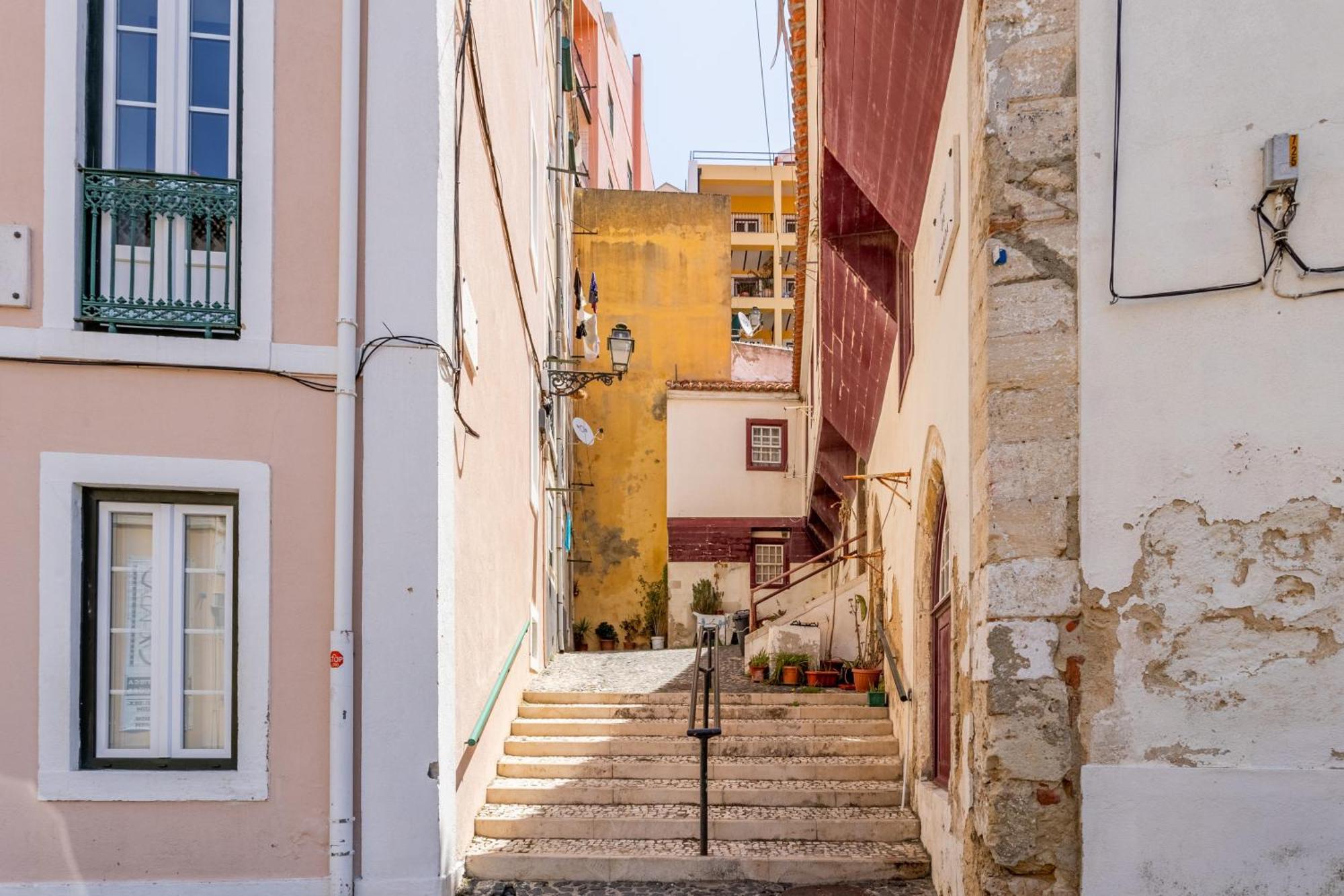 Gralhas Suites Lisbon Exterior photo